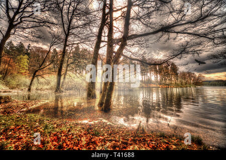 Die Brucher Talsperre in Marienheide. Fantasy zu komponieren. Stockfoto