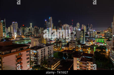 Anzeigen von Panama City bei Nacht. Stockfoto