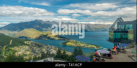 Blick auf Queenstown als vom Skyline Komplex gesehen. Stockfoto