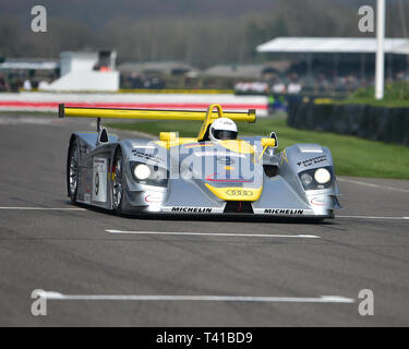 David Clark, Tom Kristensen und Emanuele Pirro, Audi R8 LMP1 und LMP, Le Mans Autos, 77 Mitglieder treffen, Goodwood, West Sussex, England, April 2019, Autosp Stockfoto