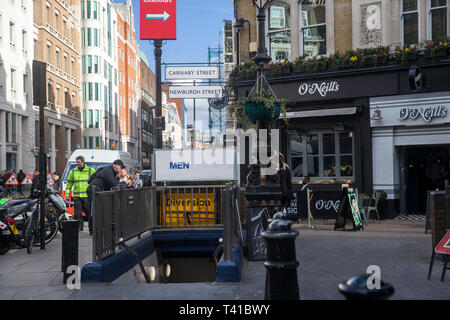 LONDON - Februar 25, 2019: Herren-WC in der Carnaby Street Stockfoto