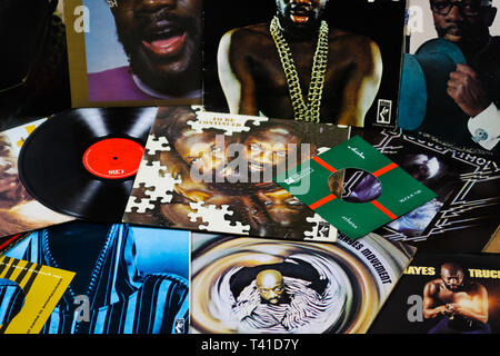 VIERSEN, Deutschland - 10 März. 2019: Blick auf die Sammlung von Isaac Hayes Schallplatten Stockfoto