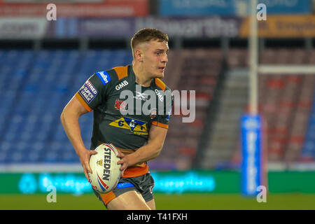 11. April 2019, John Smiths Stadion, Huddersfield, England; Betfred Super League, Runde 10, Huddersfield Riesen vs Castleford Tiger; Jake Trueman von Castleford Tiger mit dem Ball Kredit Craig Milner/News Bilder Stockfoto