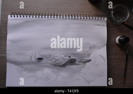 Skizzenbuch zeichnen in Phasen der P51 Mustang. Bleistift, Feder und Tinte und Tusche waschen. Stockfoto