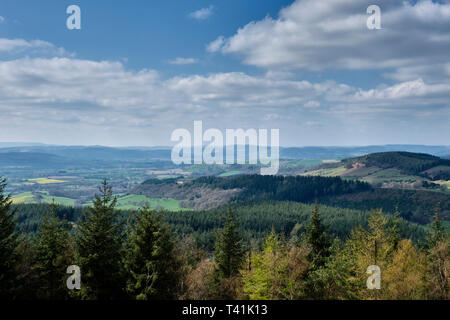 Der Blick Richtung Wales von der hohen Gipfel Vinnals Aussichtspunkt in Mortimer Wald, Ludlow, Shropshire und Herefordshire Stockfoto