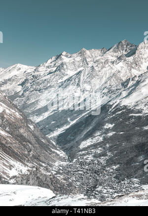 Luftaufnahme auf Zermatt Tal im Winter Stockfoto