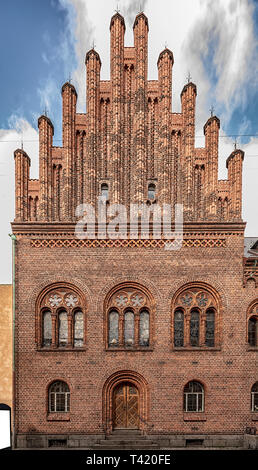 Die Fassade des Rathauses in Helsingør in Dänemark. Stockfoto