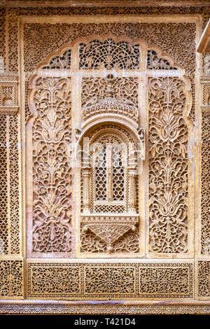 Mandir Palace, Darbar Hall und verzierten Fassade aus Sandstein, Jaisalmer, Rajasthan, Indien Stockfoto