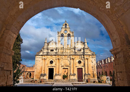 Die wichtigste Kirche von Kloster Arkadi, Symbol für den Kampf der Kreter gegen das Osmanische Reich, Rethymno, Kreta, Griechenland. Stockfoto