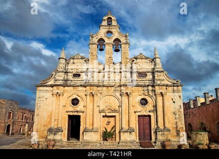 Die wichtigste Kirche von Kloster Arkadi, Symbol für den Kampf der Kreter gegen das Osmanische Reich, Rethymno, Kreta, Griechenland. Stockfoto