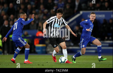 Newcastle United Ki Sung-yueng (Mitte) steuert die Kugel während der Premier League Match für die King Power Stadion, Leicester. Stockfoto