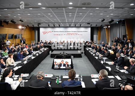 Dubrovnik, Kroatien. 12 Apr, 2019. Chinesische Ministerpräsident Li Keqiang beim Treffen der achte Leaders' von China und die Mittel- und Osteuropäischen Länder (MOEL) in Dubrovnik, Kroatien, 12. April 2019. Credit: Shen Hong/Xinhua/Alamy leben Nachrichten Stockfoto