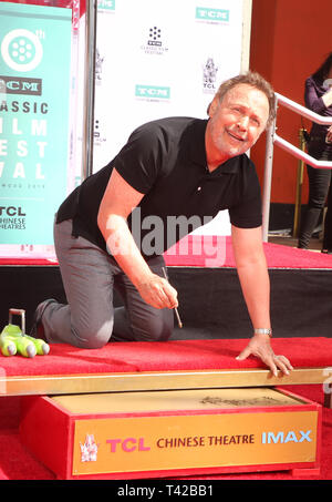 Hollywood, Ca. 12 Apr, 2019. Billy Crystal an der TCM-Veranstaltung zu Ehren Billy Crystal zu Ehren des 2019 TCM klassischen Film Festival auf dem TCL Chinese Theater IMAX am 12. April 2019. Credit: Faye Sadou/Medien Punch/Alamy leben Nachrichten Stockfoto