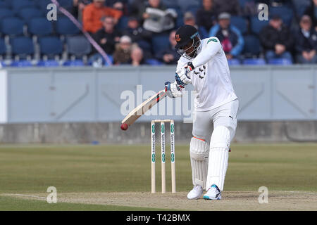 Chester Le Street, UK. 12. Apr 2019. Chris Jordan von Sussex batting während des zweiten Tages der Specsavers County Championship Match zwischen Durham County Cricket Club und Sussex County Cricket Club Emirates Riverside, Chester Le Street (Credit: Mark Fletcher | MI Nachrichten) Credit: MI Nachrichten & Sport/Alamy leben Nachrichten Stockfoto