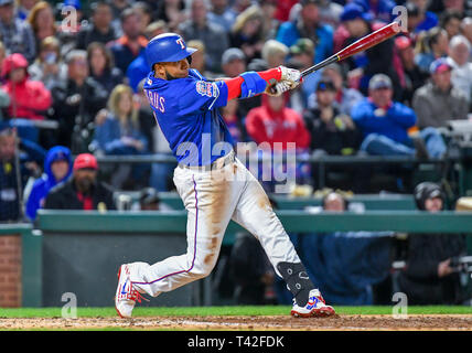 03.April 2019: Texas Rangers shortstop Elvis Andrus #1 bei bat während ein MLB Spiel zwischen den Houston Astros und der Texas Rangers bei Globe Life Park in Arlington, TX Texas besiegte Houston 4-0 Albert Pena/CSM. Stockfoto