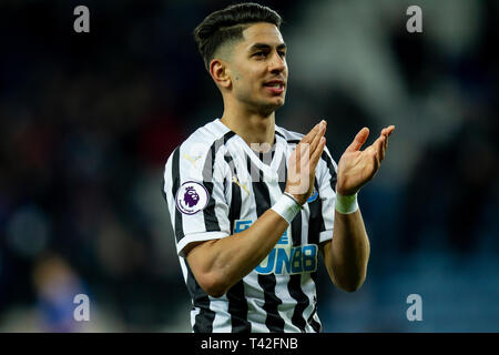 LEICESTER, ENGLAND 12. April Newcastle United vorwärts Ayoze Perez feiert mit Fans nach dem Sieg in der Premier League Match zwischen Leicester City und Newcastle United für die King Power Stadion, Leicester am Freitag, 12. April 2019. (Credit: Alan Hayward | MI Nachrichten) nur die redaktionelle Nutzung, eine Lizenz für die gewerbliche Nutzung erforderlich. Keine Verwendung in Wetten, Spiele oder einer einzelnen Verein/Liga/player Publikationen. Foto darf nur für Zeitung und/oder Zeitschrift redaktionelle Zwecke verwendet werden. Credit: MI Nachrichten & Sport/Alamy leben Nachrichten Stockfoto