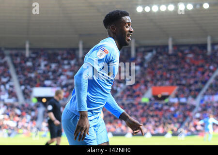 SUNDERLAND, England. 13. April von Coventry City Jordy Hiwula feiert zählenden Dritten Ziel seiner Seite während der Sky Bet Liga 1 Übereinstimmung zwischen Sunderland und Coventry City im Stadion des Lichts, Sunderland am Samstag, 13. April 2019. (Credit: Steven Hadlow | MI Nachrichten) nur die redaktionelle Nutzung, eine Lizenz für die gewerbliche Nutzung erforderlich. Keine Verwendung in Wetten, Spiele oder einer einzelnen Verein/Liga/player Publikationen. Foto darf nur für Zeitung und/oder Zeitschrift redaktionelle Zwecke verwendet werden. Möglicherweise nicht für Publikationen, bei denen 1 Spieler, 1 Club oder 1 Wettbewerb ohne schriftliche Genehmigung von Footbal verwendet werden. Stockfoto