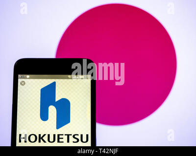 In der Ukraine. 13 Apr, 2019. In diesem Foto, Bild a Hokuetsu Corporation logo gesehen auf einem Smartphone angezeigt. Quelle: Igor Golovniov/SOPA Images/ZUMA Draht/Alamy leben Nachrichten Stockfoto