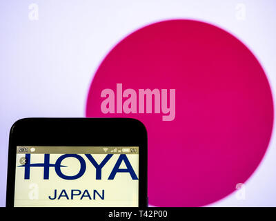 In der Ukraine. 13 Apr, 2019. In diesem Foto Illustration eine Hoya Corporation logo gesehen auf einem Smartphone angezeigt. Quelle: Igor Golovniov/SOPA Images/ZUMA Draht/Alamy leben Nachrichten Stockfoto