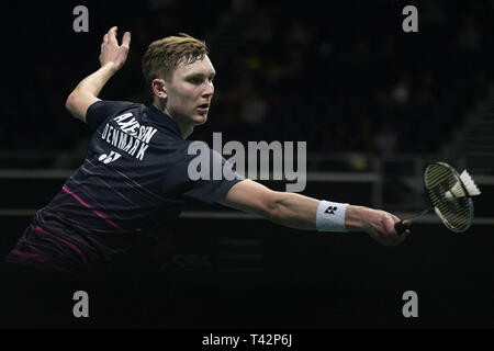 Singapur. 13 Apr, 2019. Viktor Axelsen Dänemark konkurriert bei der Men's singles Halbfinale Übereinstimmung zwischen Momota Kento von Japan und Viktor Axelsen Dänemarks an der Singapur Badminton Open im Singapur Indoor Stadium am 13.April 2019 statt. Credit: Dann Chih Wey/Xinhua/Alamy leben Nachrichten Stockfoto