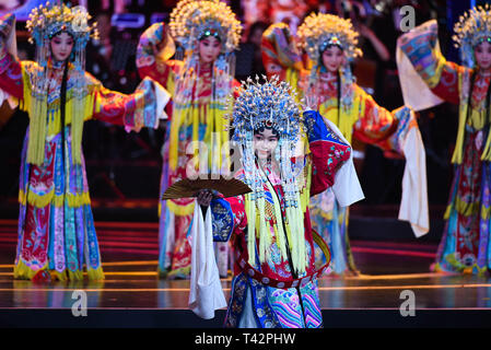 Peking, China. 13 Apr, 2019. Schauspieler während der Eröffnungszeremonie des 9. Beijing International Film Festival in Peking, der Hauptstadt von China, 13. April 2019. Credit: Zhang Chenlin/Xinhua/Alamy leben Nachrichten Stockfoto