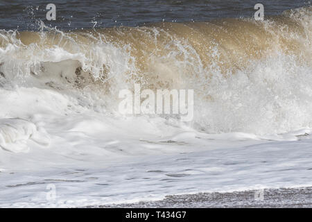 Meer Skulptur brechenden Wellen Norfolk Küste Stockfoto