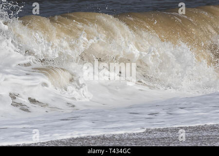 Meer Skulptur brechenden Wellen Norfolk Küste Stockfoto