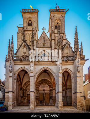 Kathedrale von Semur en Auxois Stockfoto