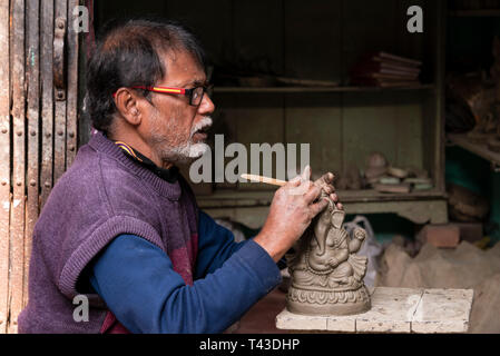 Horizontale Ansicht einer artisan Potter in Kalkutta aka Kalkutta, Indien. Stockfoto