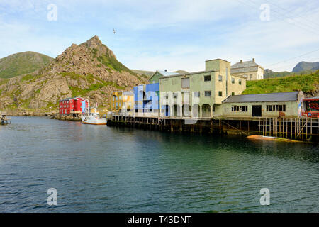 Nyksund Küsten Fischerdorf auf der Fernbedienung, um den nördlichen Teil der Insel Langøyas in den Vesterålen Inseln Norwegen Stockfoto