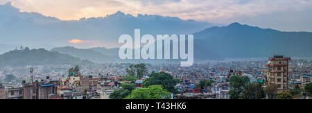 Sonnenuntergang Blick über Kathmandu, Nepal Stockfoto