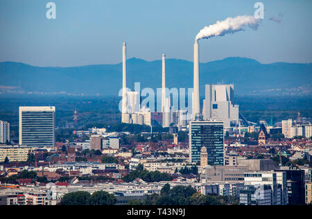 Blick über Karlsruhe, Innenstadt, Wohn- Hochhäuser, hinter dem Rheinhafen Dampfkraftwerk Karlsruhe, EnBW Energie, Stockfoto