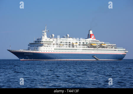 Fred Olsen "Boudicca" Kreuzfahrtschiff aus Stornoway auf der Insel Lewis, Äußere Hebriden, Na h-eileanan Siar, Schottland, Vereinigtes Königreich Stockfoto