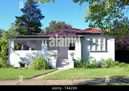 Australische suburban Spät Föderation home c 1920. Stockfoto