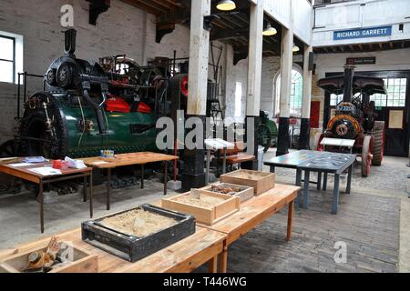 Die lange Shop Museum, Baja California Sur, Suffolk, Großbritannien - ein tragbares Motor Montage oder der Fabrik Stockfoto