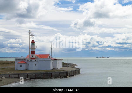 Punta Delgada Leuchtturm, Magellanstraße chilenischen Grenzüberschreitende. Chile Sehenswürdigkeiten Stockfoto