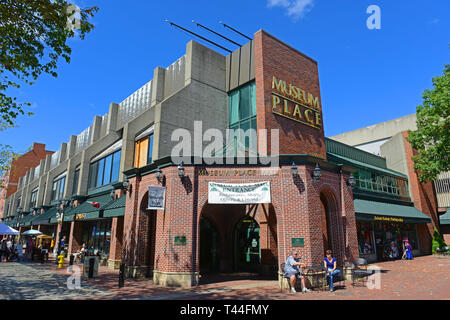 Museum Place Mall auf Essex Straße in der historischen Innenstadt von Salem, Massachusetts, USA. Stockfoto