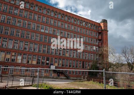 Baufälligen historischen Belper Cotton Mills benötigen dringend reparieren, Belper Derbyshire. England.DE Stockfoto