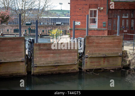 Baufälligen historischen Belper Cotton Mills benötigen dringend reparieren, Belper Derbyshire. England.DE Stockfoto