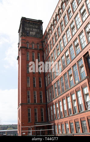 Baufälligen historischen Belper Cotton Mills benötigen dringend reparieren, Belper Derbyshire. England.DE Stockfoto