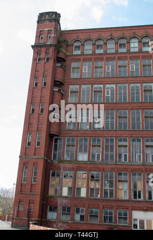 Baufälligen historischen Belper Cotton Mills benötigen dringend reparieren, Belper Derbyshire. England.DE Stockfoto