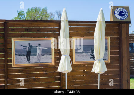 Kreta, Griechenland - Mai, 2015: Fotoausstellung mit einem Schauspieler Anthony Quinn in dem Film "Alexis Sorbas". Stockfoto