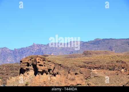 Gran Canaria mountain range in der Nähe von Cruz Grande und San Bartolome de Tirajana Berge in Gran Canaria in Spanien. Stockfoto