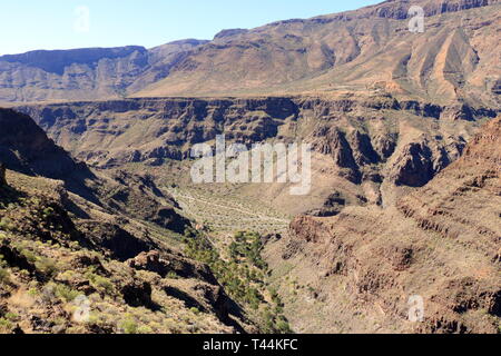 Gran Canaria mountain range in der Nähe von Cruz Grande und San Bartolome de Tirajana Berge in Gran Canaria in Spanien. Stockfoto