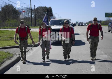 Air Force Special Operations Command Air Commandos März zu Ehren der gefallenen Brüder 24.02.2019, in der Nähe von Houston, Texas. Dies ist die fünfte Spezielle Taktiken Memorial März seit 2009, die Ehrungen 20 Spezielle Taktiken Flieger, die in der Tätigkeit seit 9/11 getötet wurden. Stockfoto