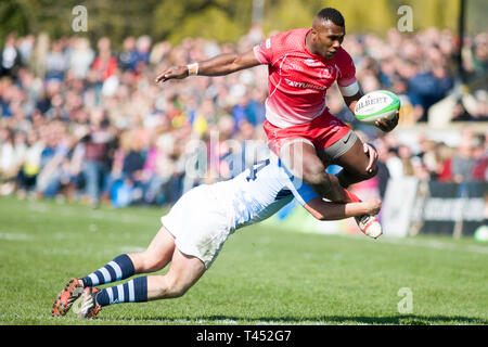 Melrose, Schottland - April 13. Aktion aus dem ASI Melrose Sevens Achtelfinale zwischen der britischen Armee und der St Andrews University Stockfoto