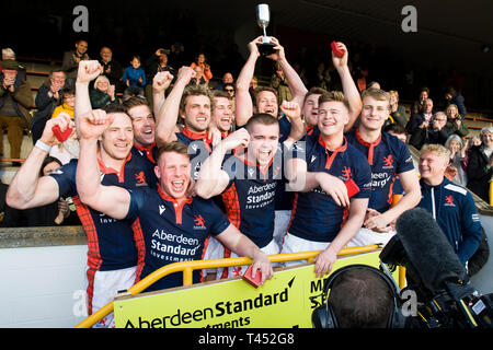 Melrose, Schottland - April 13. London Scottish feiern Gewinnen der ASI Melrose Sevens auf Der Greenyards am 13. April 2019 in Melrose Stockfoto