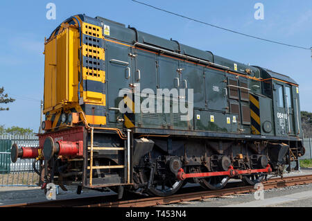 Langer Rock, Penzance, Großbritannien. 13. April 2019. Klasse 08 Rangierlokomotive 08410 Credit: Bob Sharples/Alamy leben Nachrichten Stockfoto