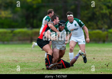 Southern Pines, North Carolina, USA. 13 Apr, 2019. April 13, 2019 - Southern Pines, N.C., USA -. Herren Rugby Aktion zwischen den Southern Pines' große Kegel'' und Atlanta 'abtrünnigen'' in der ersten Runde der Carolinas geographische Rugby Union D 2 Endspiele an Twin Felder Bauernhof. Southern Pines besiegt Atlanta, 29-19 und die Atlanta" alte weiße '' nächste Woche Spielen in Atlanta. Credit: Timothy L. Hale/ZUMA Draht/Alamy leben Nachrichten Stockfoto