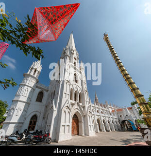 Blick auf den Platz der Kathedrale St. Thomas in Chennai, Indien. Stockfoto